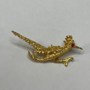 Brooch Pin gold tone road runner ruby colored eye animal nature natural